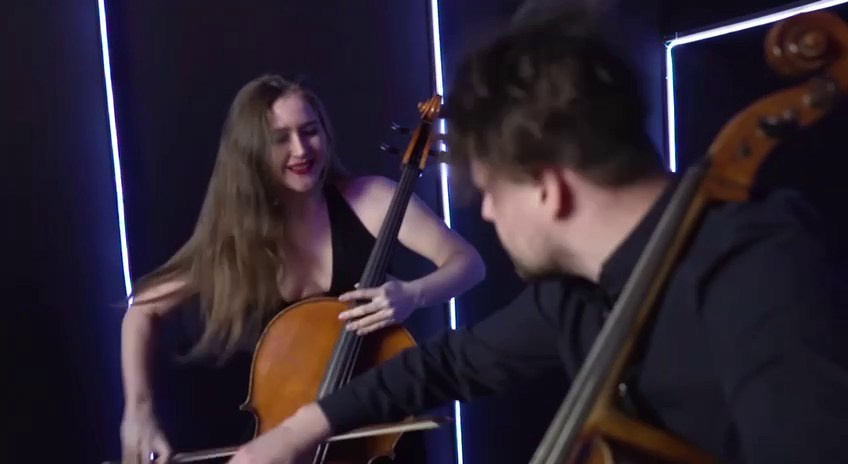 Über uns. Acoustic & LED Cello Show GrandCelliDuo