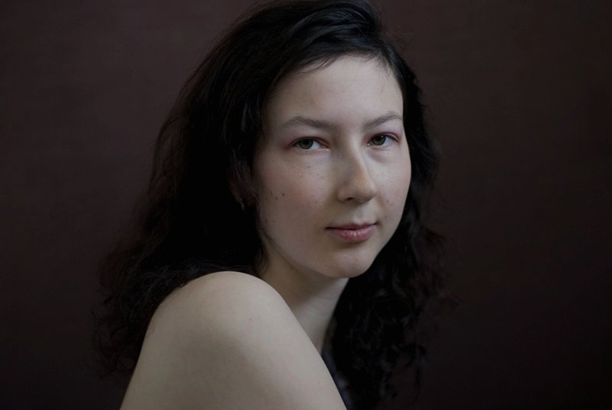 Female portrait photographer Amsterdam, a girl in my studio
