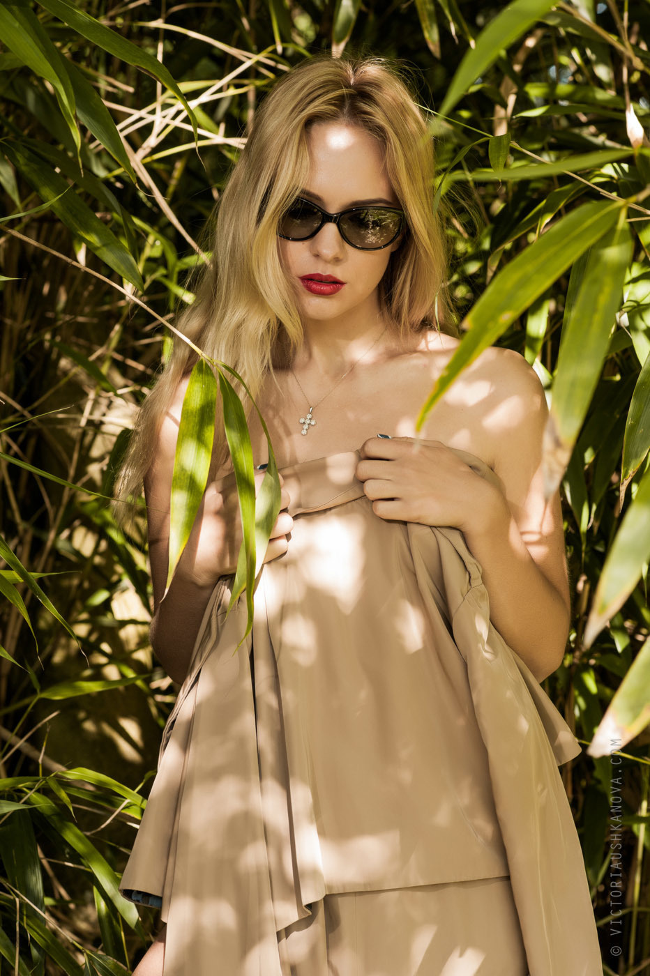 Photoshoot in Frankendael park Amsterdam. Portrait Photographer in Brussels & Amsterdam — Victoria Ushkanova
