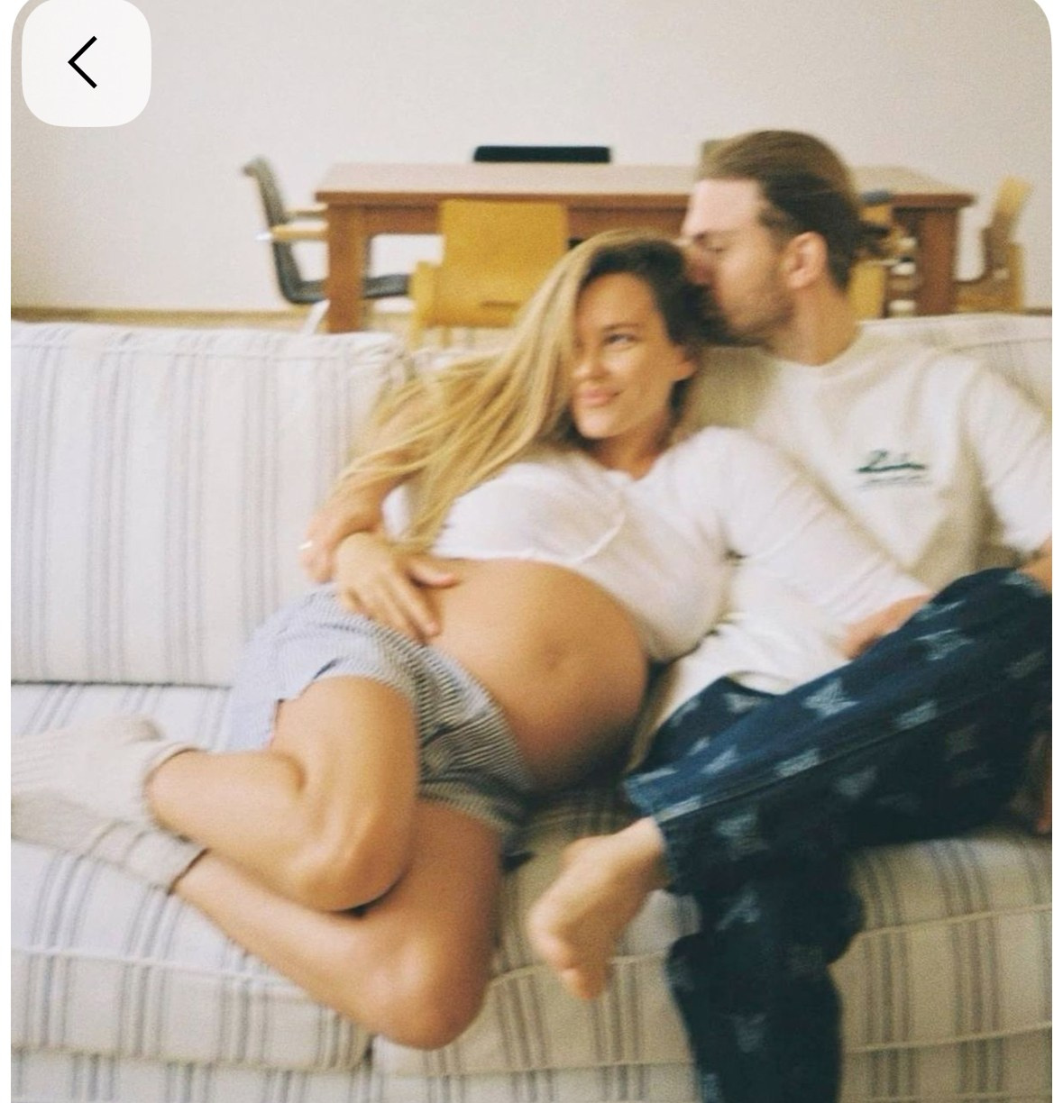 At-Home Maternity Photoshoot Guide | Bay Area Photographer Iryna Rakivnenko. Maternity, newborn photographer in the Bay Area|Iryna Rakivnenko