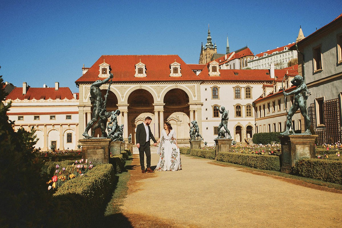 Pre-Dawn Sunrise Engagement Session in Prague