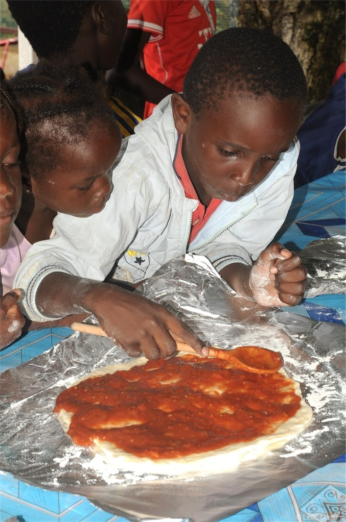 Photos of volunteer work in Congo. Simbahalu