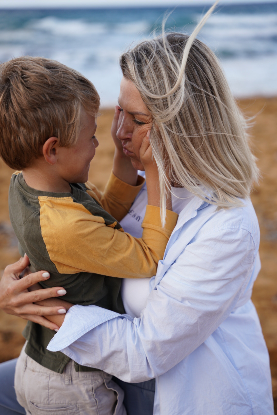 Фотосессия мамы и сына на Мальте. Семейный фотограф Плзень Анита Дергачева