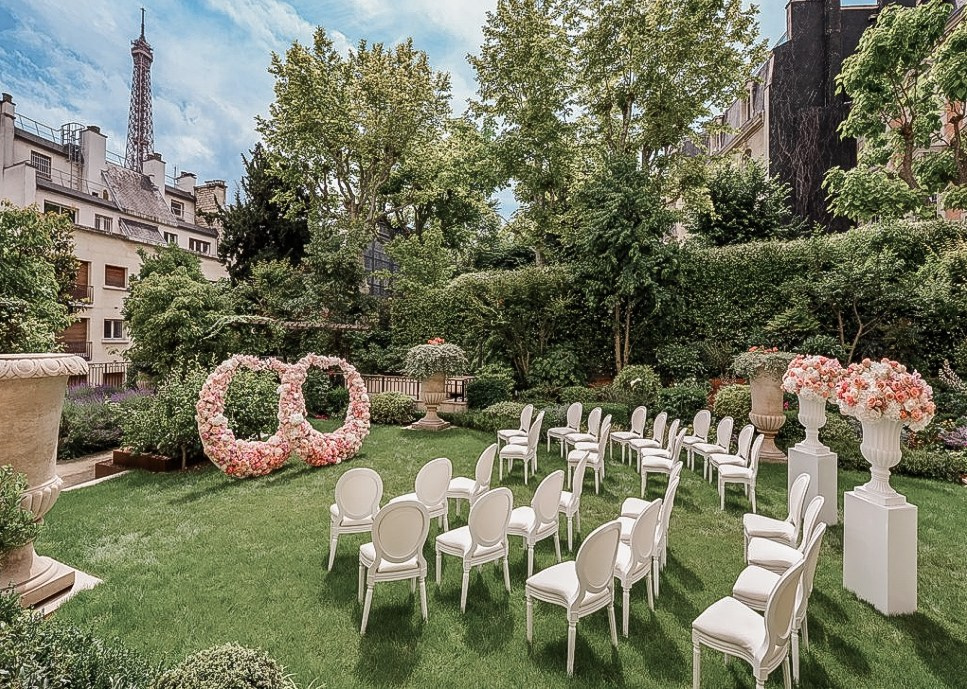 A Luxurious Wedding Photoshoot at Shangri-La Paris. Photographe à Paris