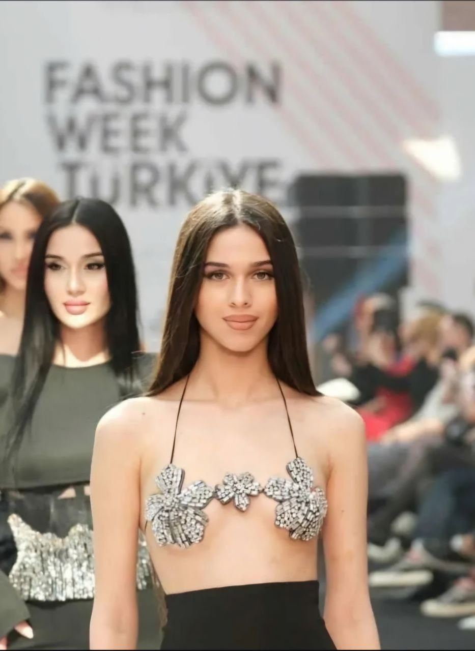 Aisha. BIG Model Agency. “Dare to Be Famous”