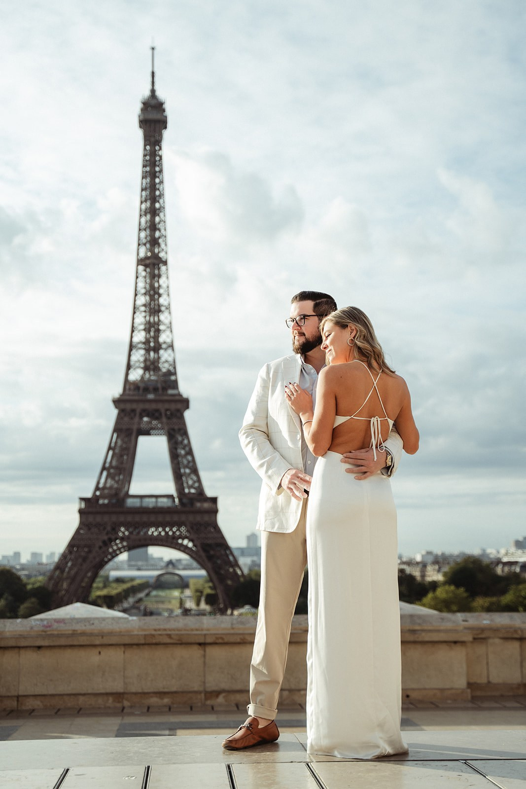 Engagement photo-shoot. Photographer in Paris Yulia Shkadina | Couples, engagement, pre-wedding, individual photo-shoots in Paris at the best locations