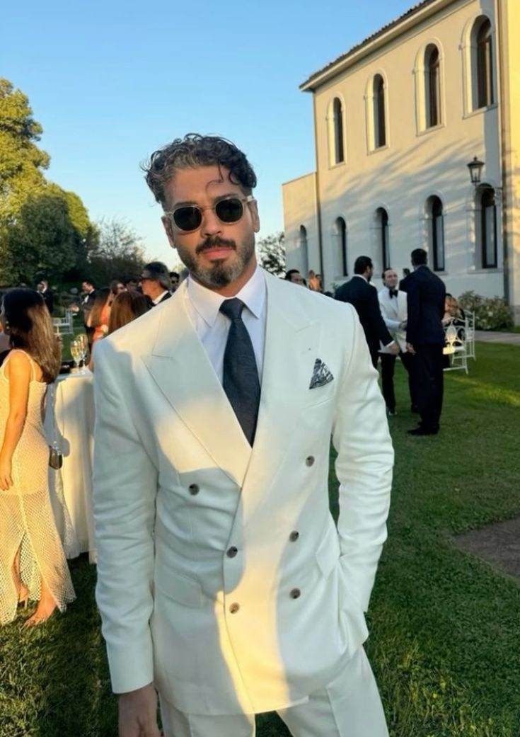 Wedding guide ITA. Wedding and elopement photographer Italy Tuscany Como Milan Pavia Marija Galaka