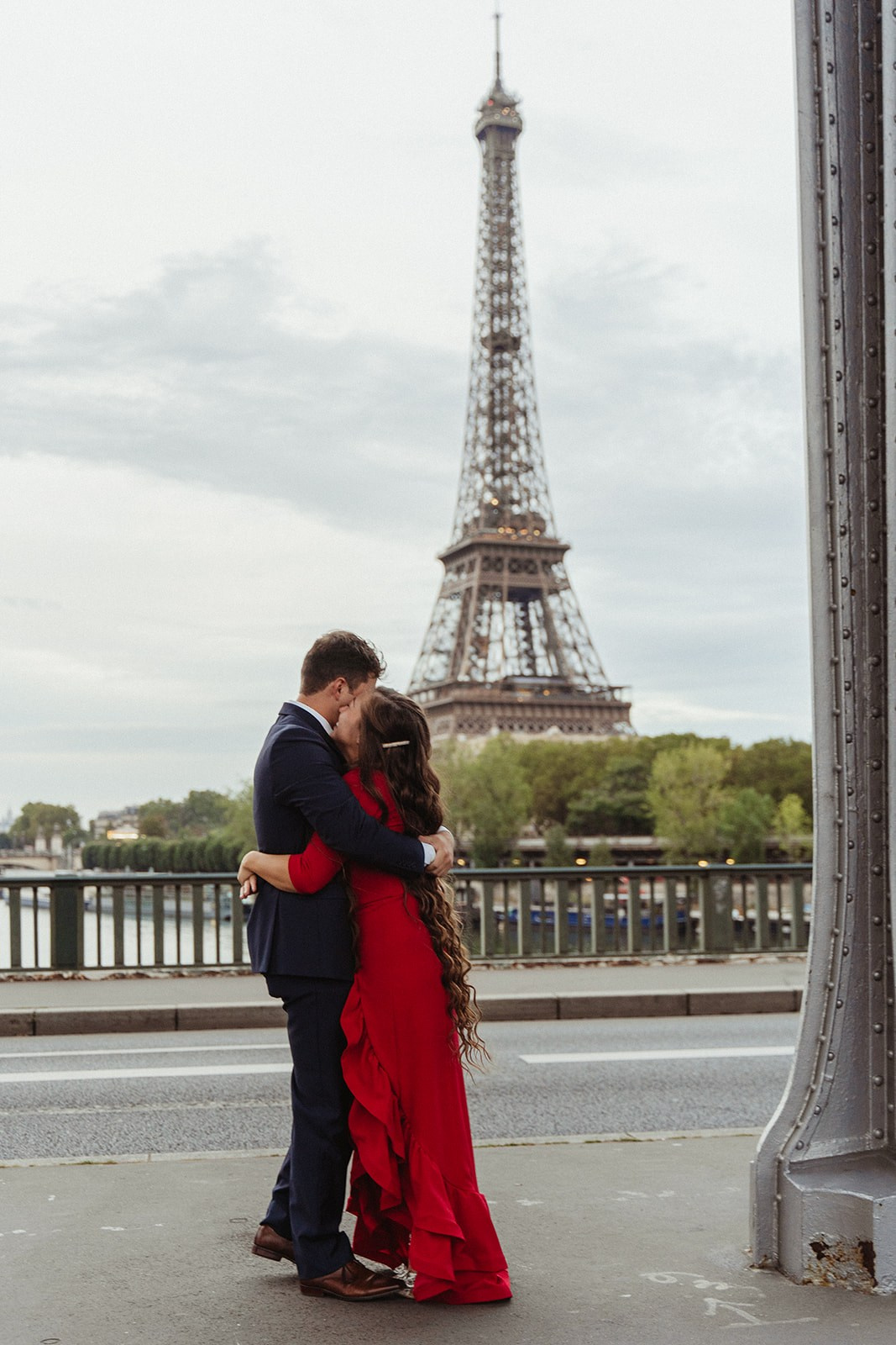 Proposal photo-shoot. Photographer in Paris Yulia Shkadina | Couples, engagement, pre-wedding, individual photo-shoots in Paris at the best locations