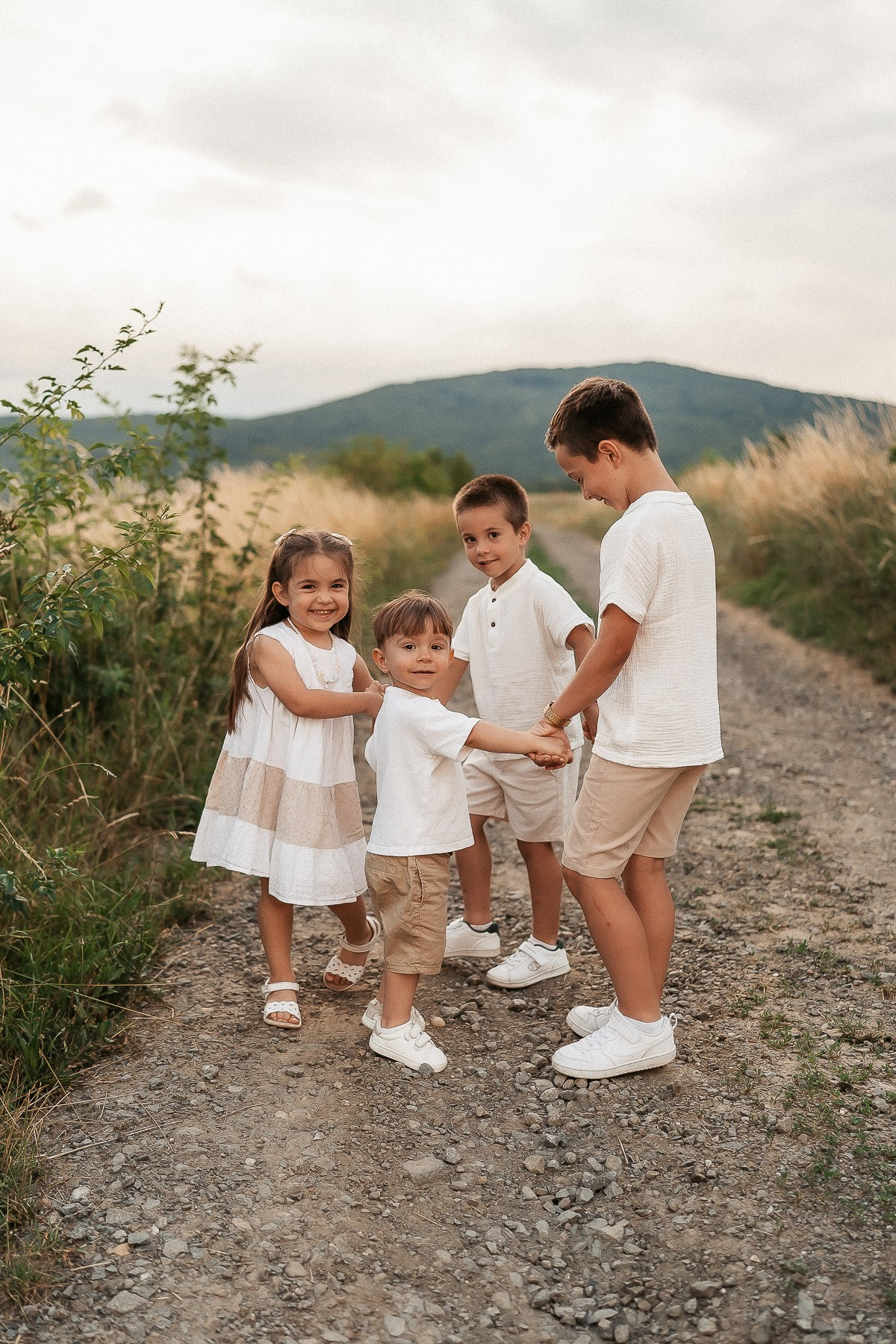 Servicii foto. Fotograf de familie, evenimente, produs și brand personal în Zalau, Cluj-Napoca Carmen Simoc