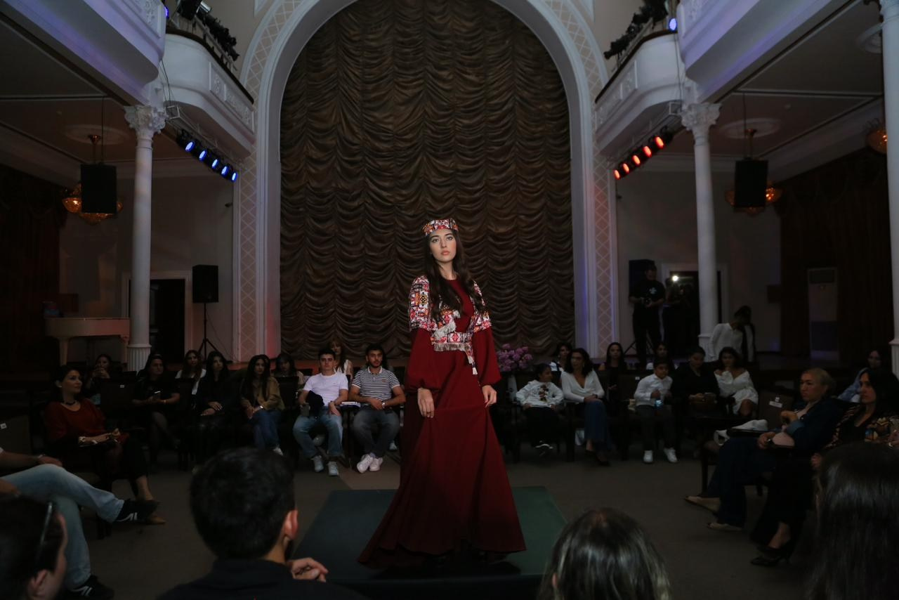 Izumrud. BIG Model Agency. “Dare to Be Famous”