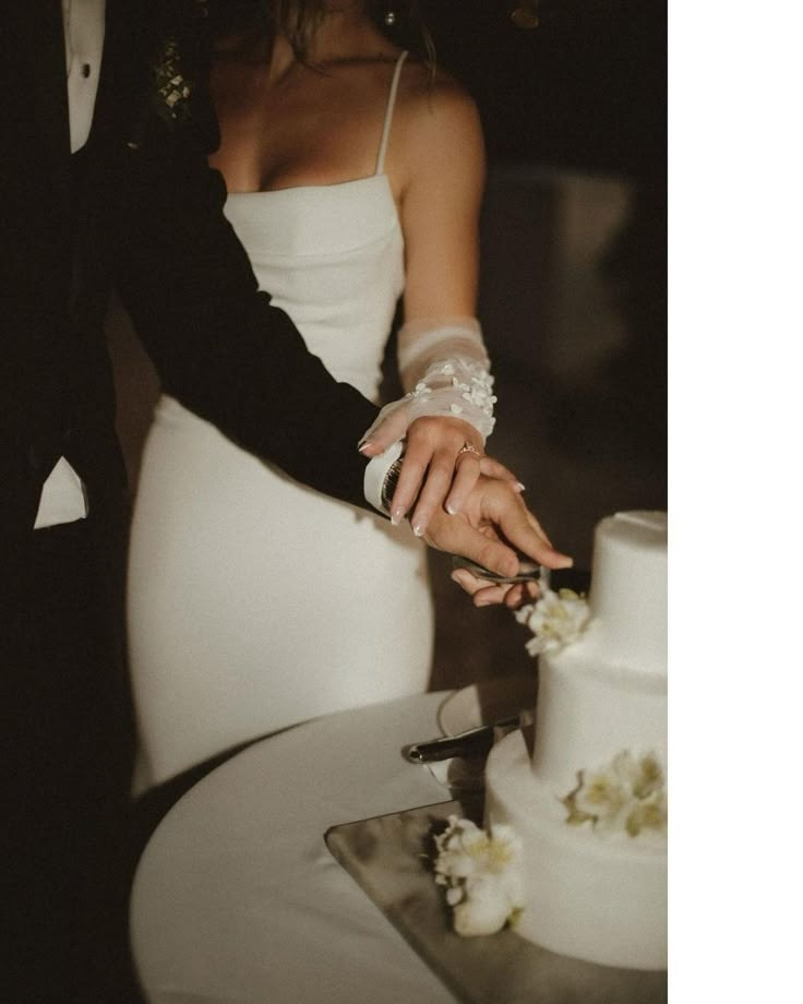 Wedding guide ITA. Wedding and elopement photographer Italy Tuscany Como Milan Pavia Marija Galaka