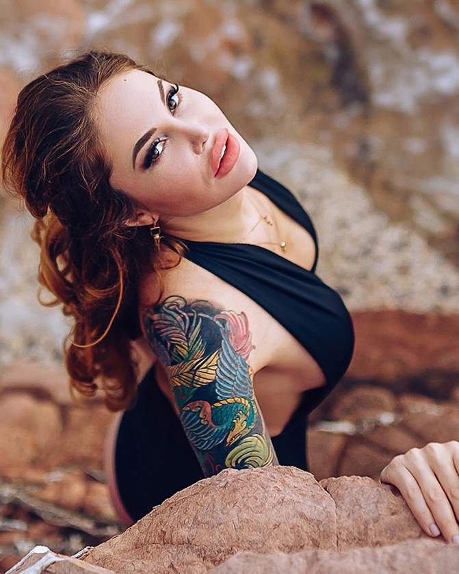 Makeup and styling for a beach photo shoot in Montenegro from a makeup artist to a hairdresser in Montenegro