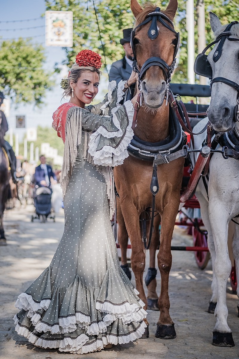🌸 Feria de Abril 2025: un universo de luz, arte y raíces