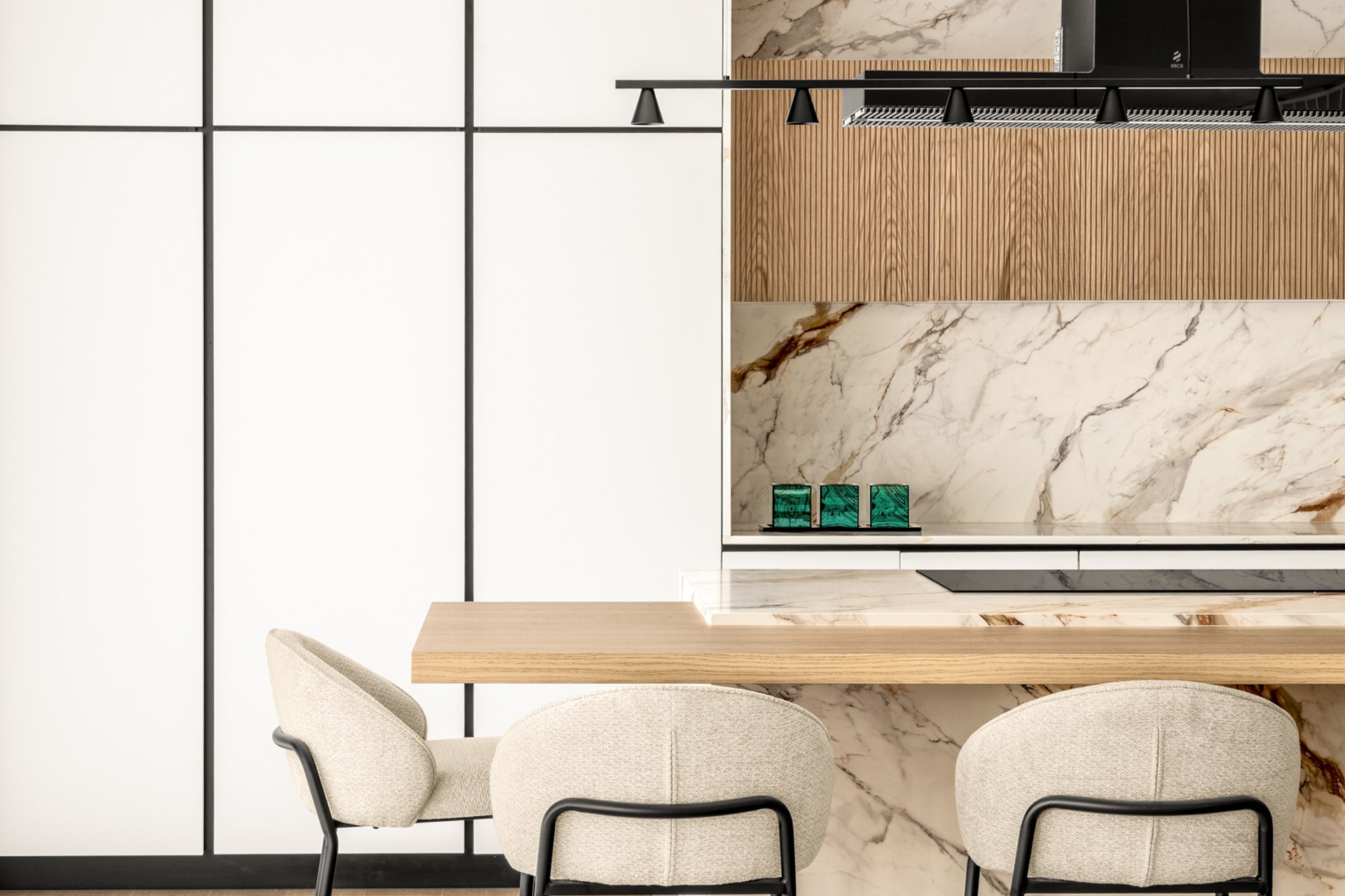 MORADIA DE FELGUEIRAS. André Fontoura