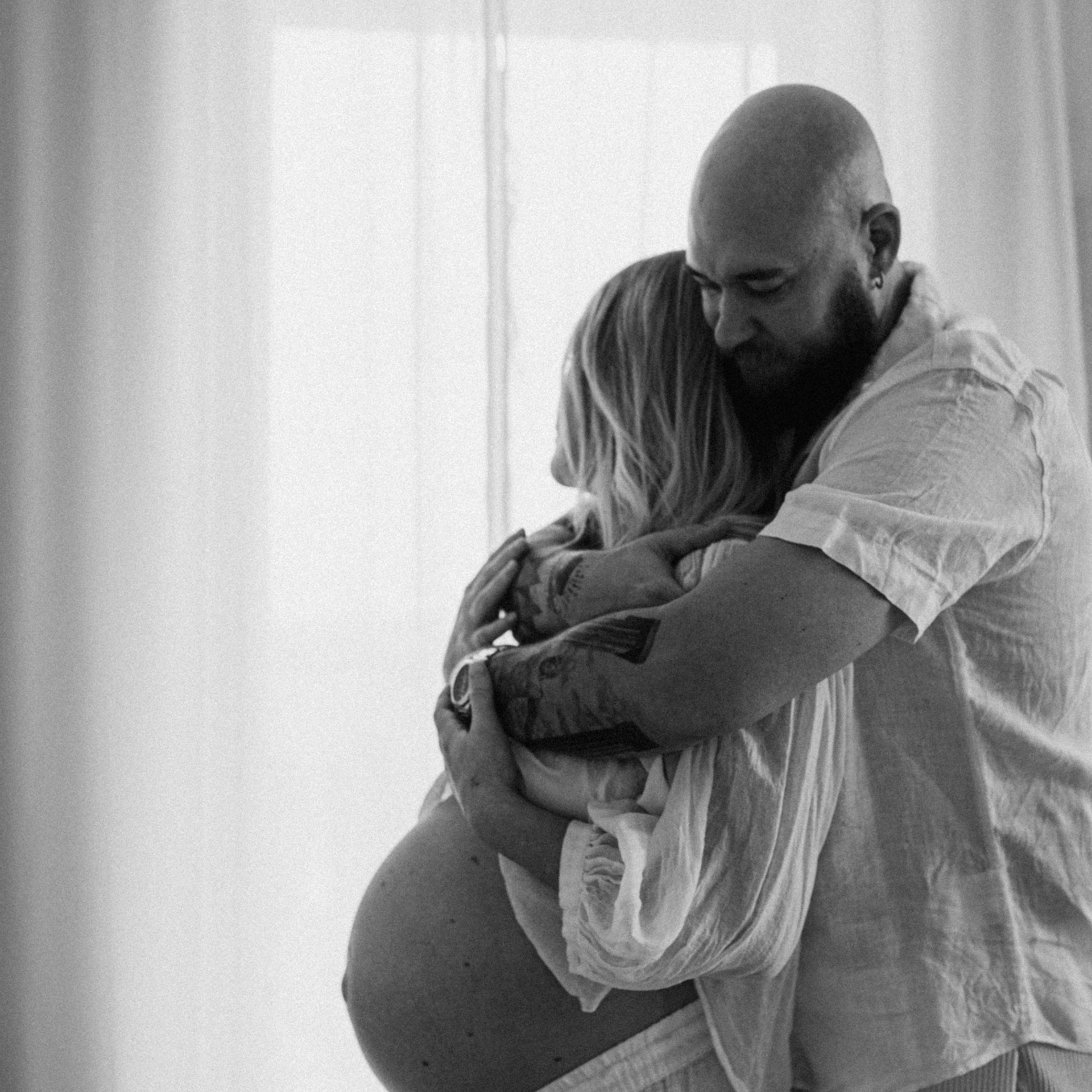 CELINA- Pregnancy photoshoot at home