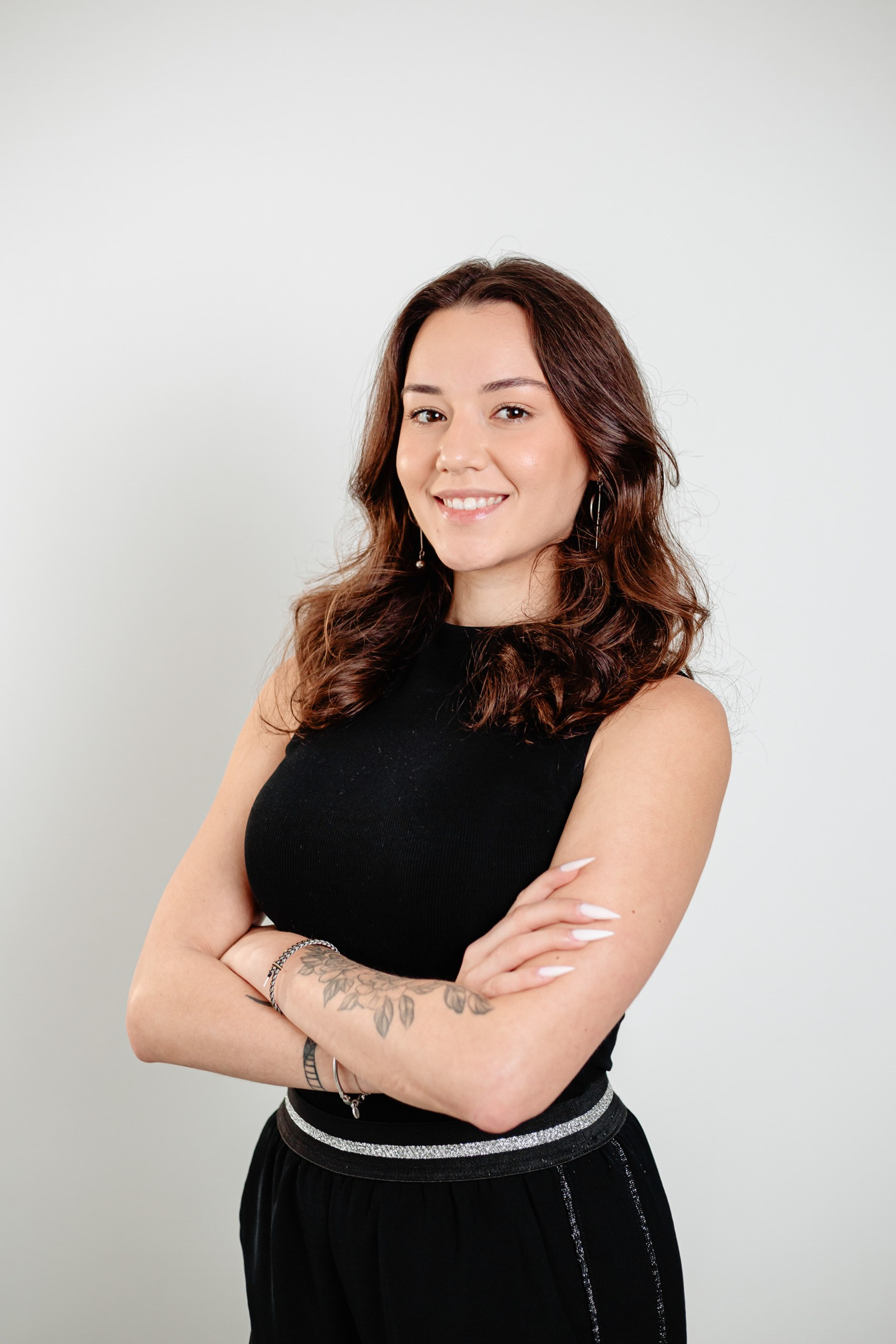 Fotografia de ensaio feminino em estúdio para editorial de moda em Balneário Camboriú