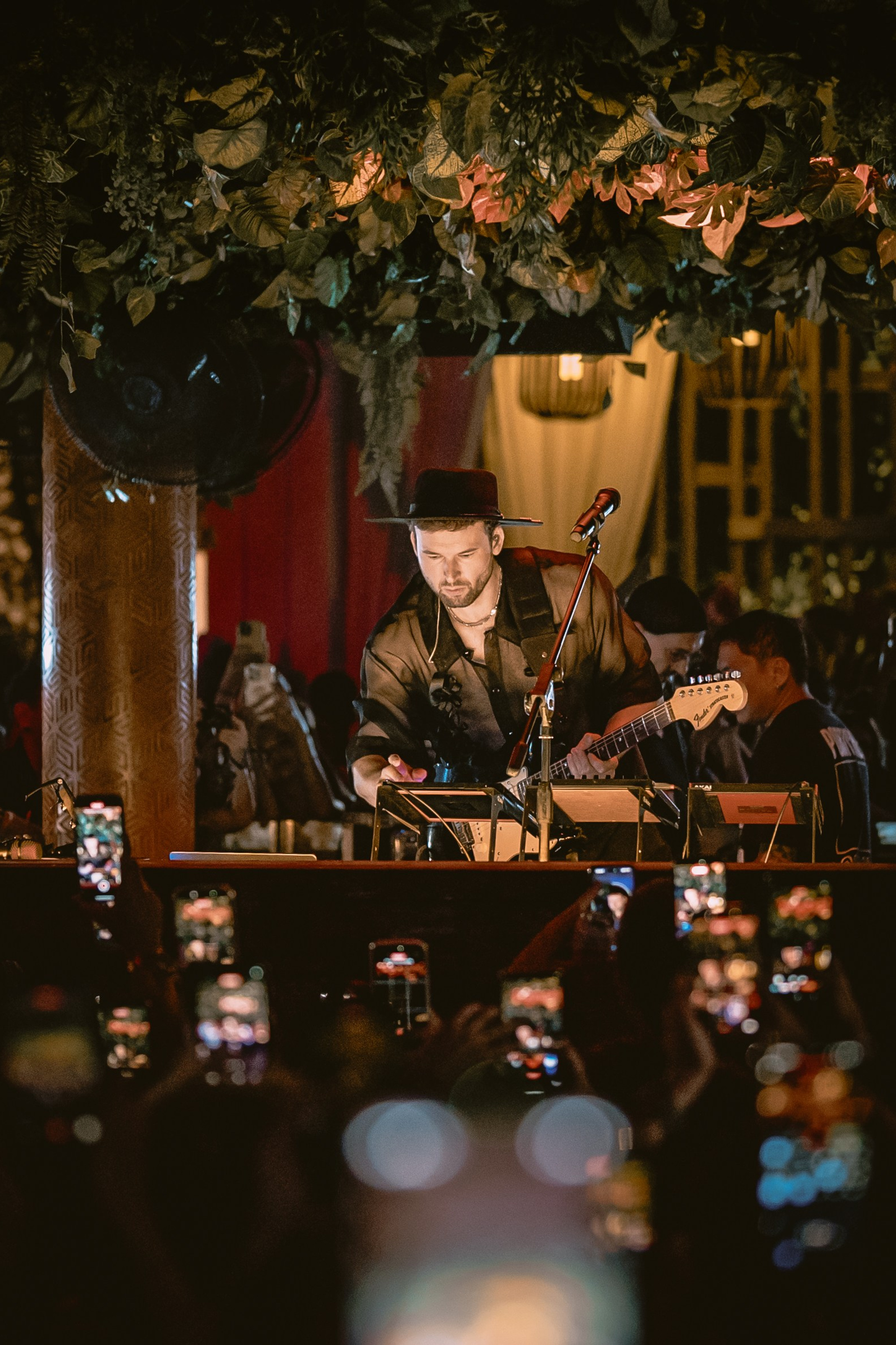 Monolink, electronic music producer performance in Savaya, Bali. Коммьюнити фотограф, Москва, Сергей Зворыгин