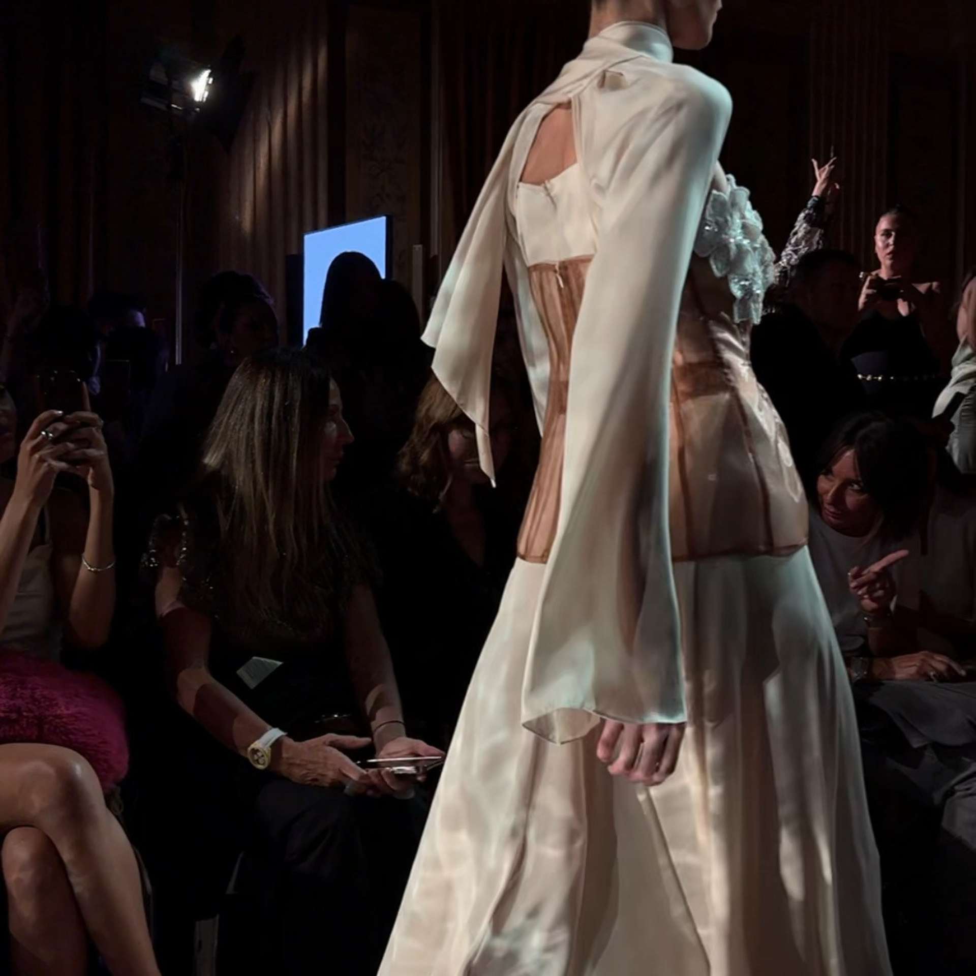 A’Coquette. Sievieteslidzsvars