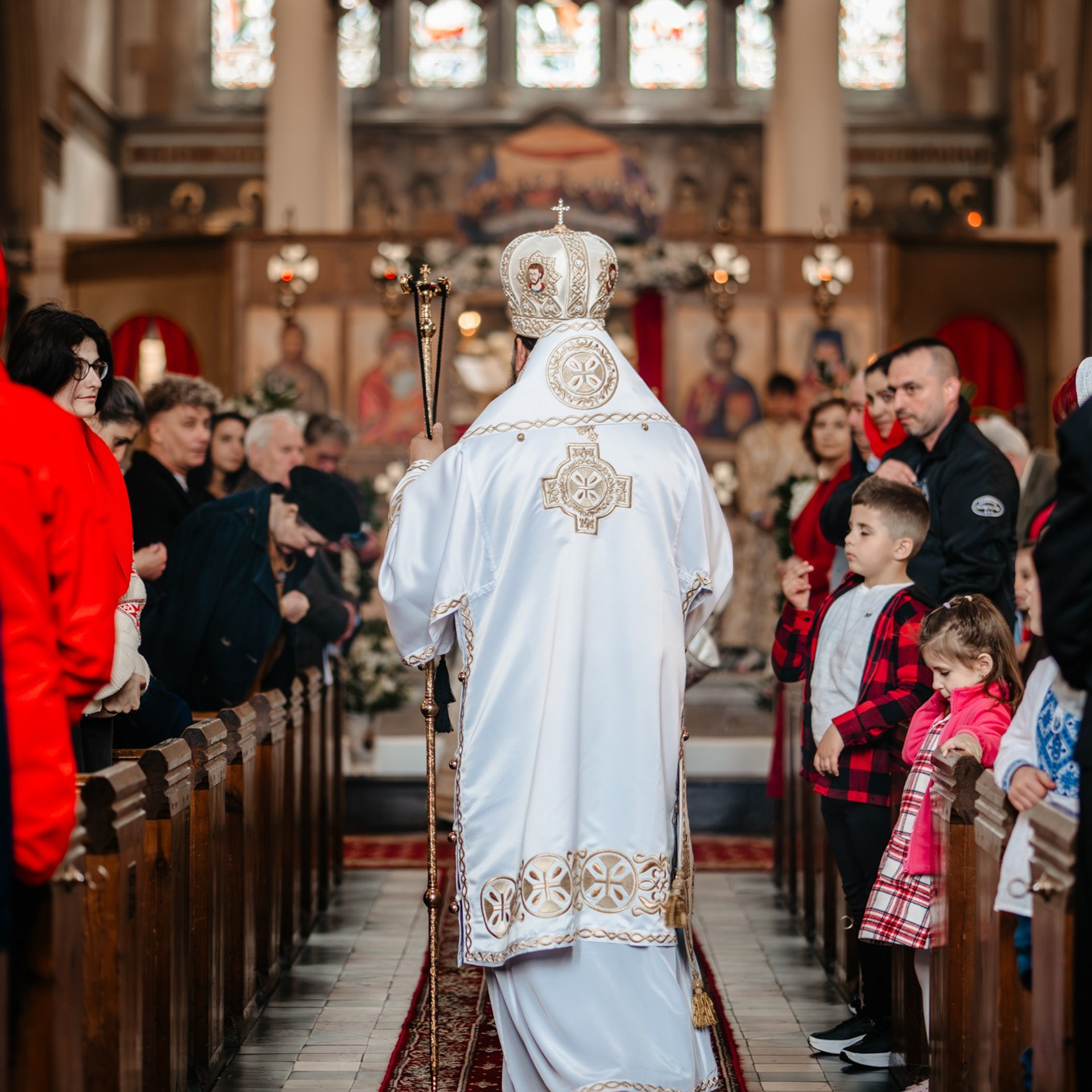 Sambata lui Lazar si Hramul la Biserica Romaneasca din Southampton — Slujba arhiereasca oficiata de PS Parinte Atanasie. TANTAN IONUT FOTO & FILM