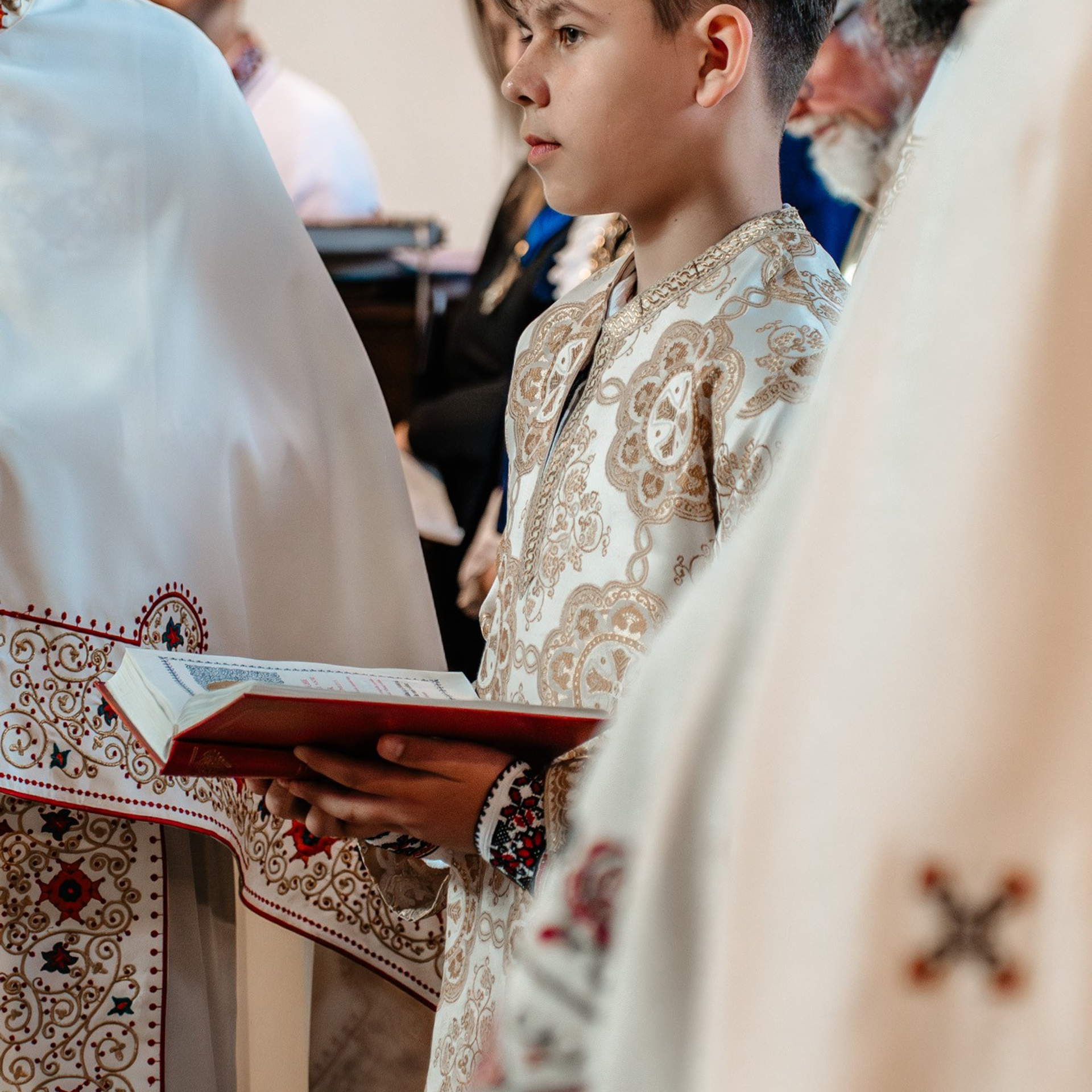 Sambata lui Lazar si Hramul la Biserica Romaneasca din Southampton — Slujba arhiereasca oficiata de PS Parinte Atanasie. TANTAN IONUT FOTO & FILM