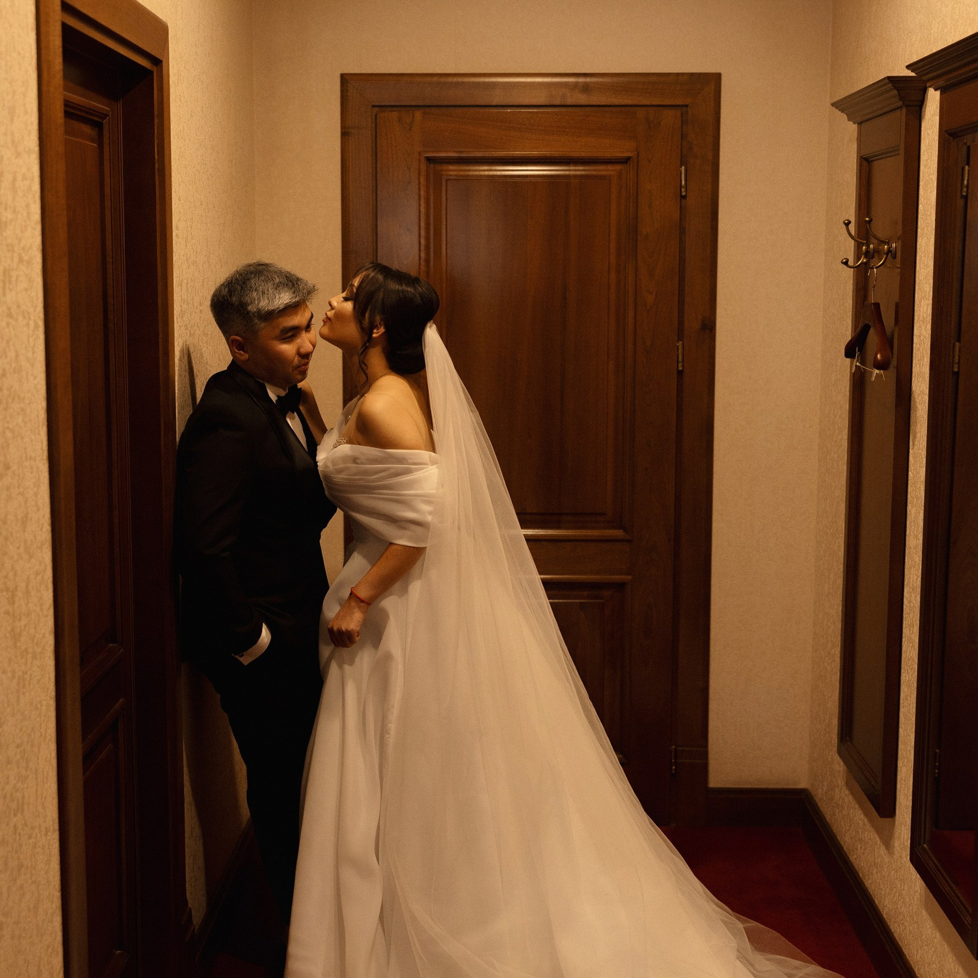 Отели для свадебной фотосъемки в Бишкеке. Азимжан Нуритдинходжаев — свадебный фотограф