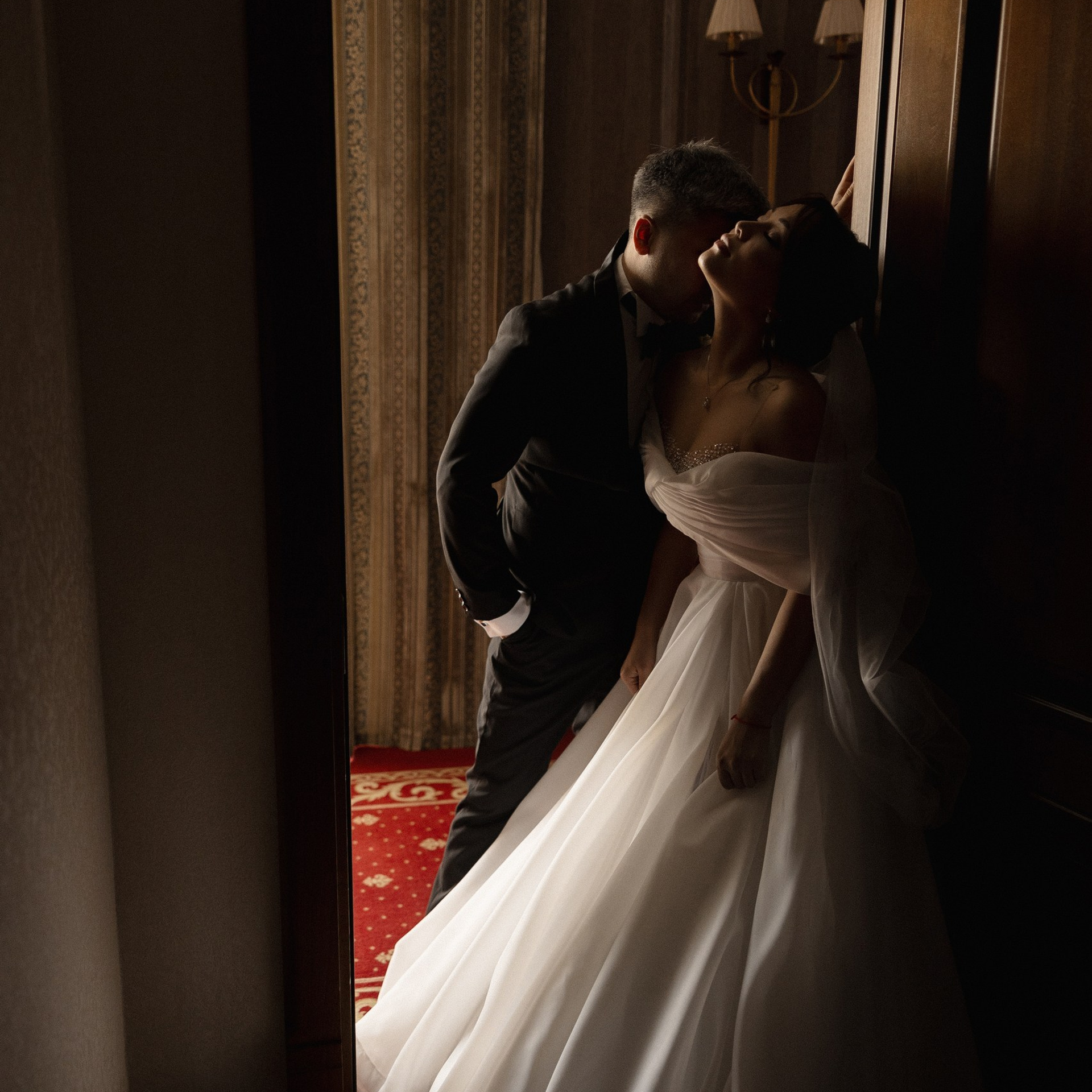 Отели для свадебной фотосъемки в Бишкеке. Азимжан Нуритдинходжаев — свадебный фотограф