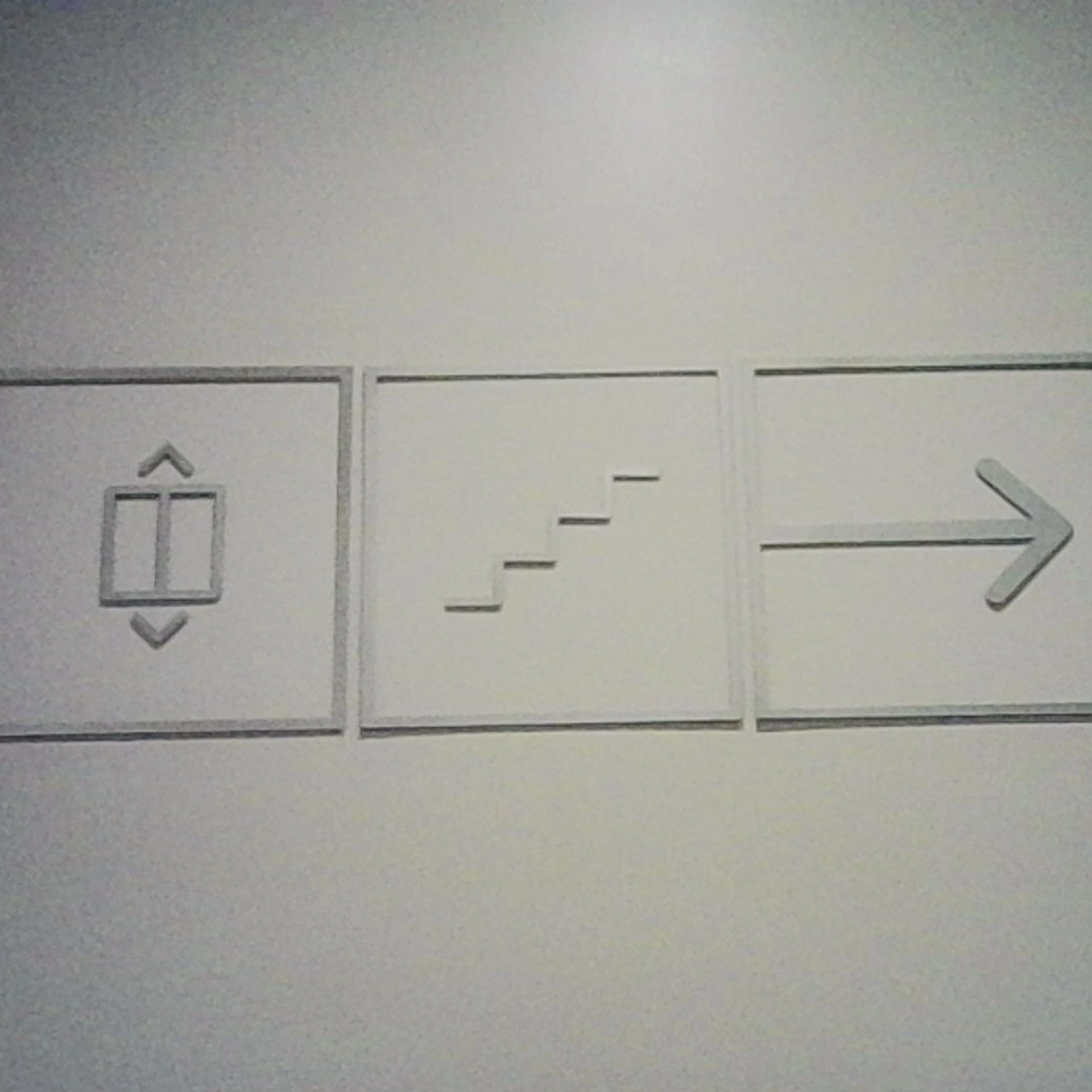 White room. Leni Smoragdova | Transaction Art Universe | Conceptual Art
