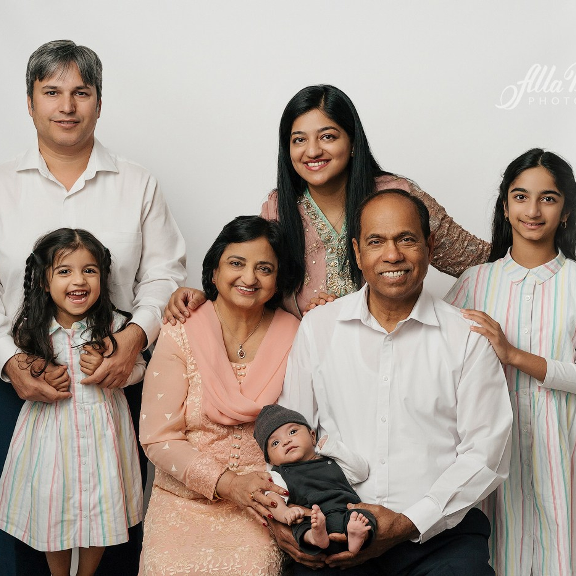 Christmas mini sessions 2020| Sydney. Newborn and family photographer. Hills District. Sydney