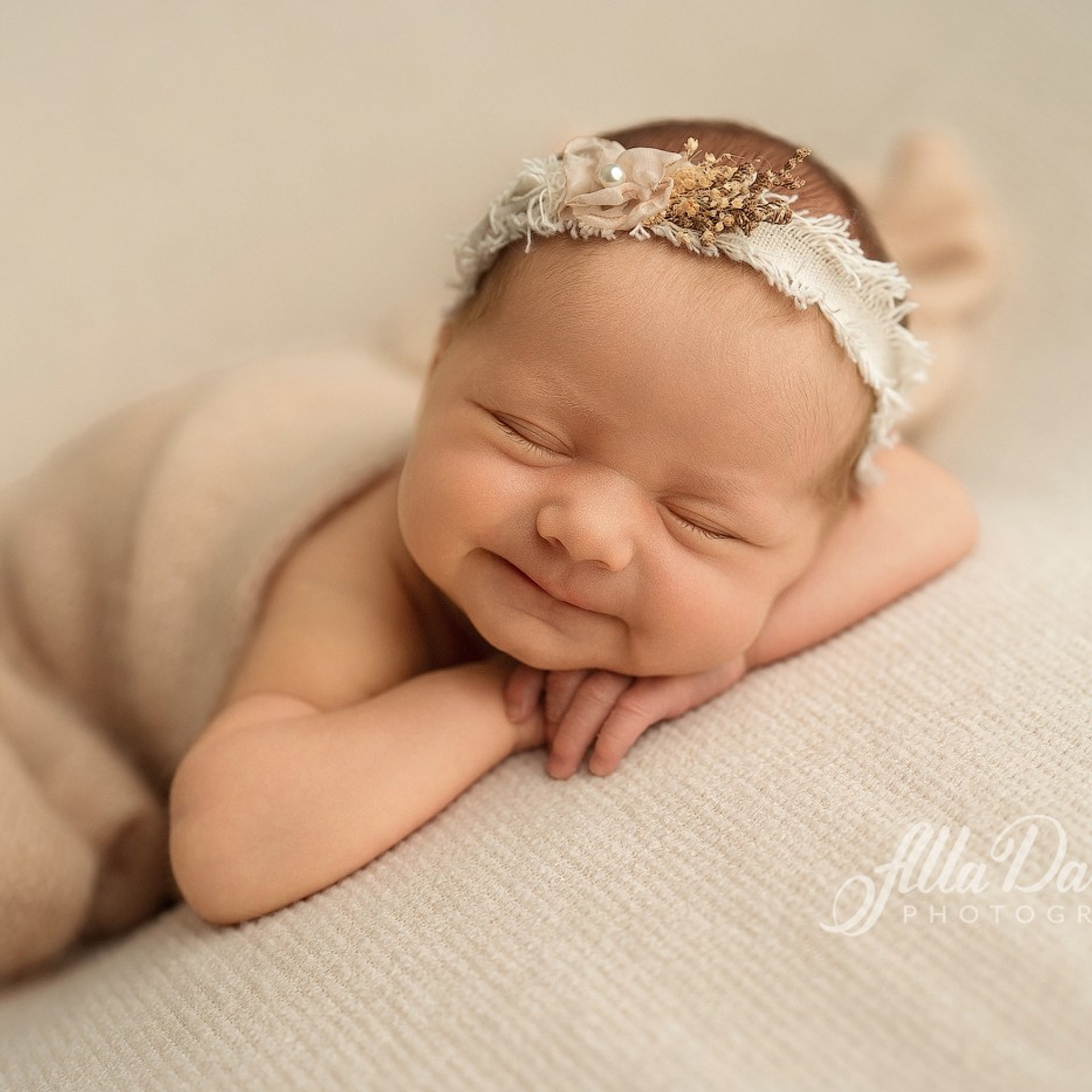 Christmas mini sessions 2020| Sydney. Newborn and family photographer. Hills District. Sydney