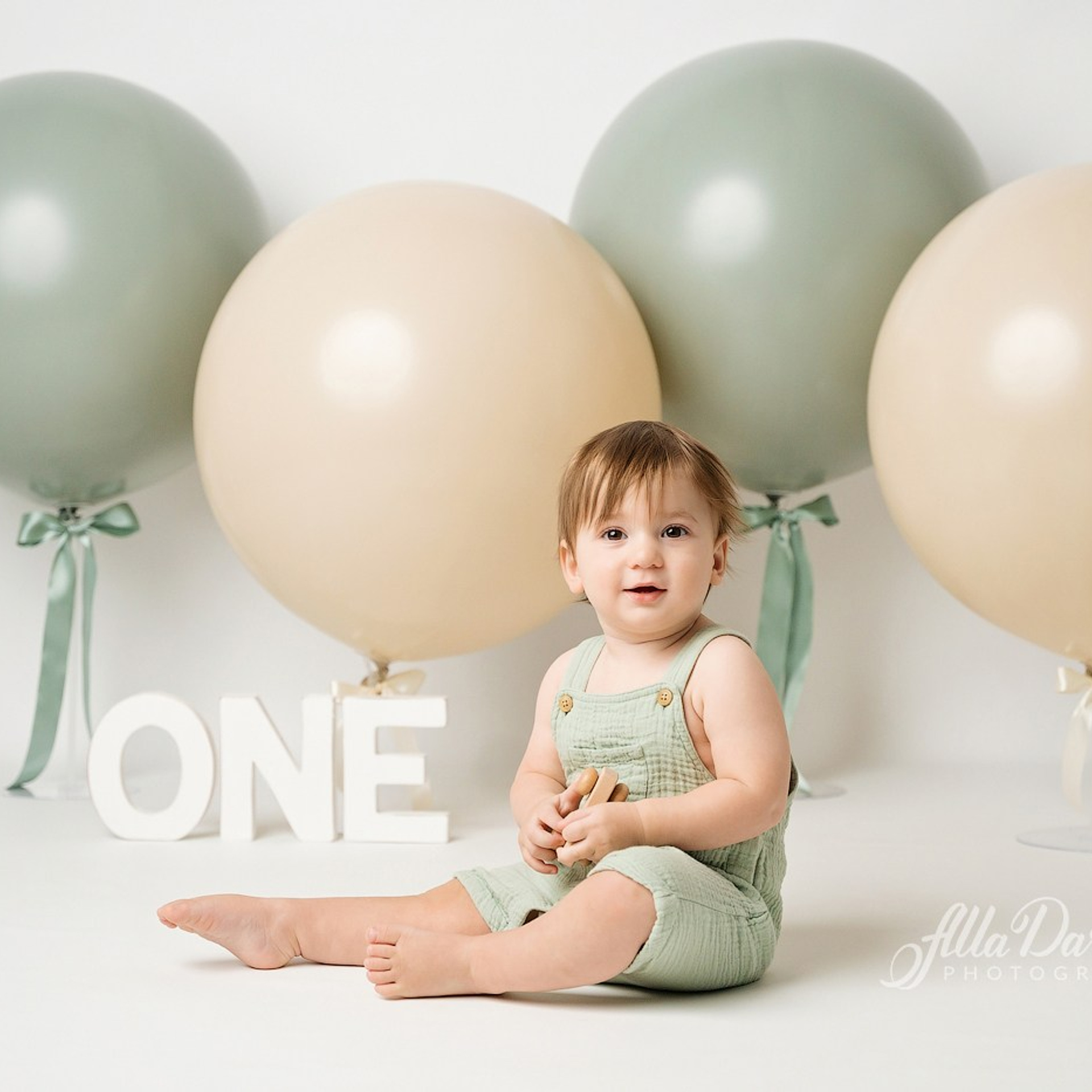 Family session in Sydney. Newborn and family photographer. Hills District. Sydney