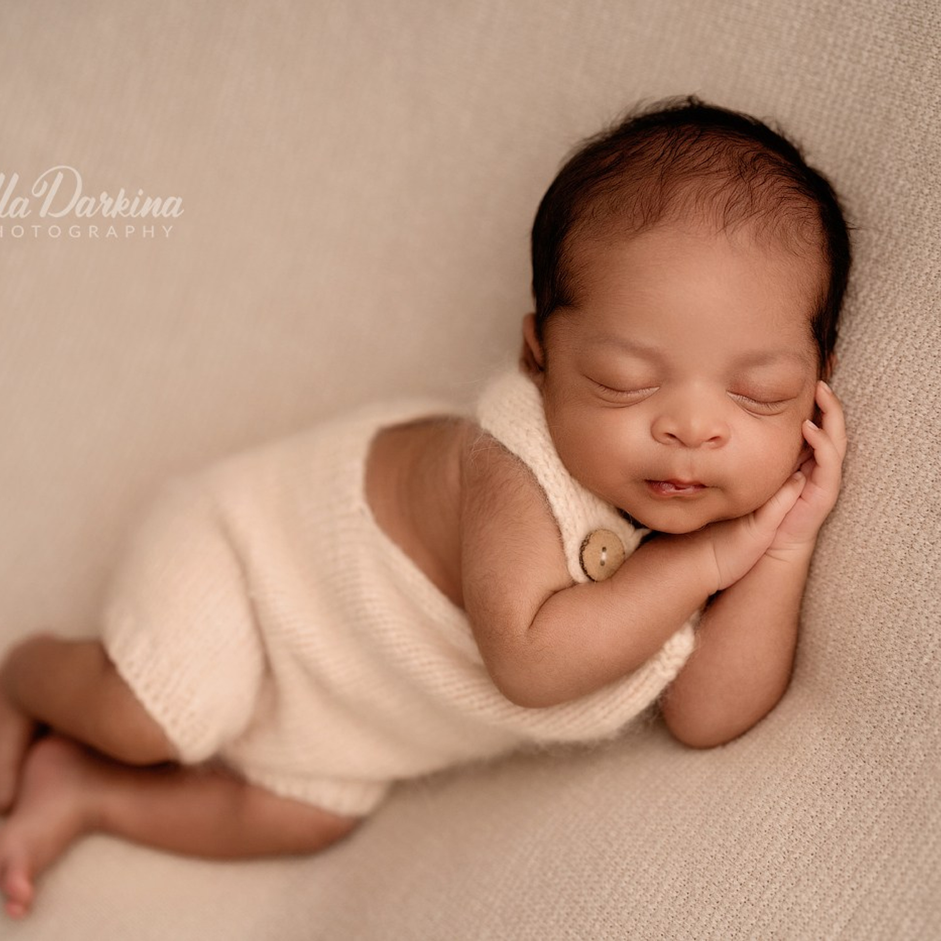 Christmas mini sessions 2020| Sydney. Newborn and family photographer. Hills District. Sydney