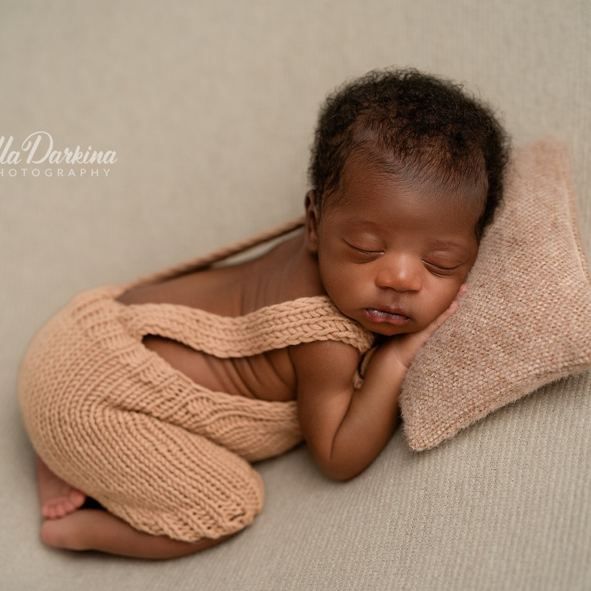 Christmas mini sessions 2020| Sydney. Newborn and family photographer. Hills District. Sydney