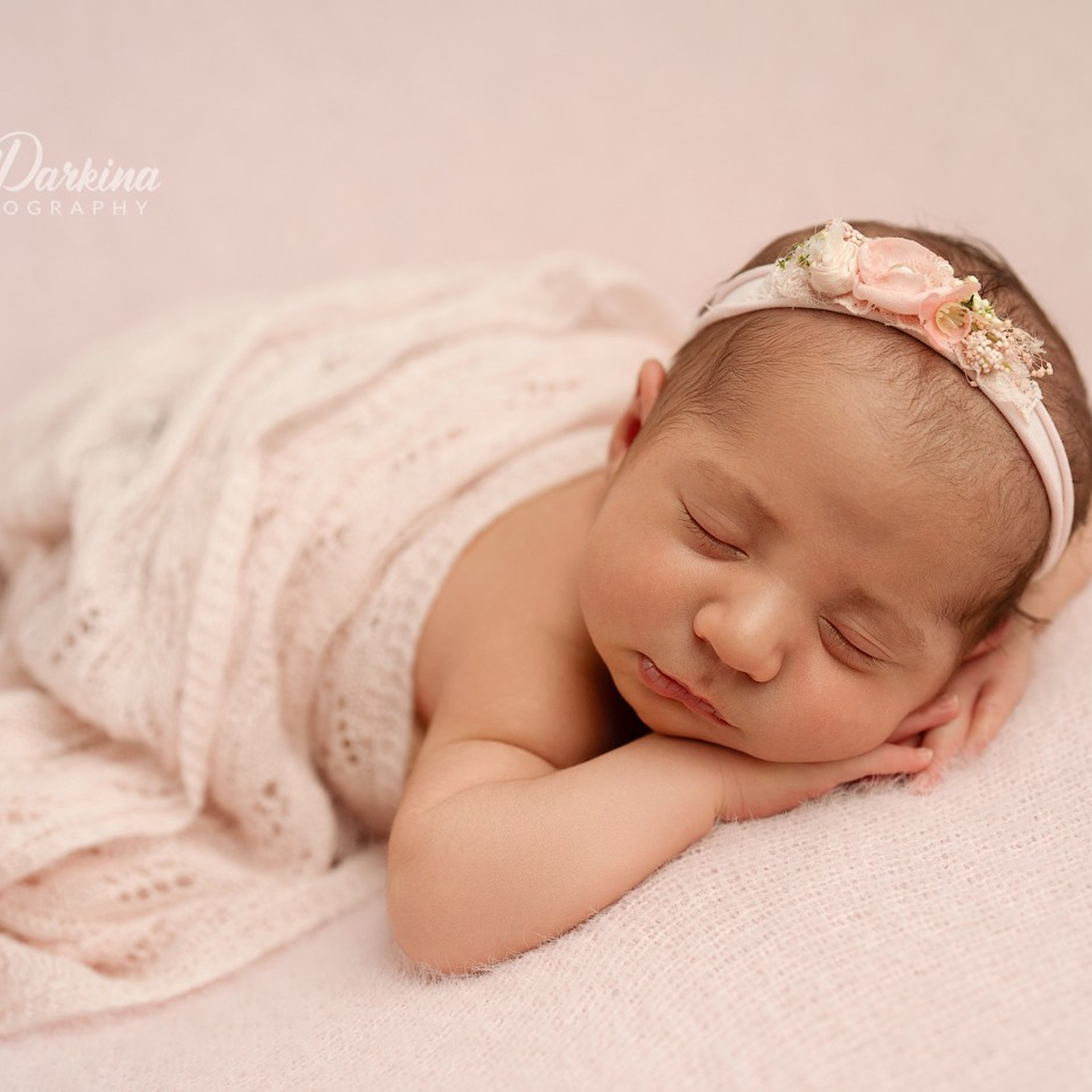 Christmas mini sessions 2020| Sydney. Newborn and family photographer. Hills District. Sydney