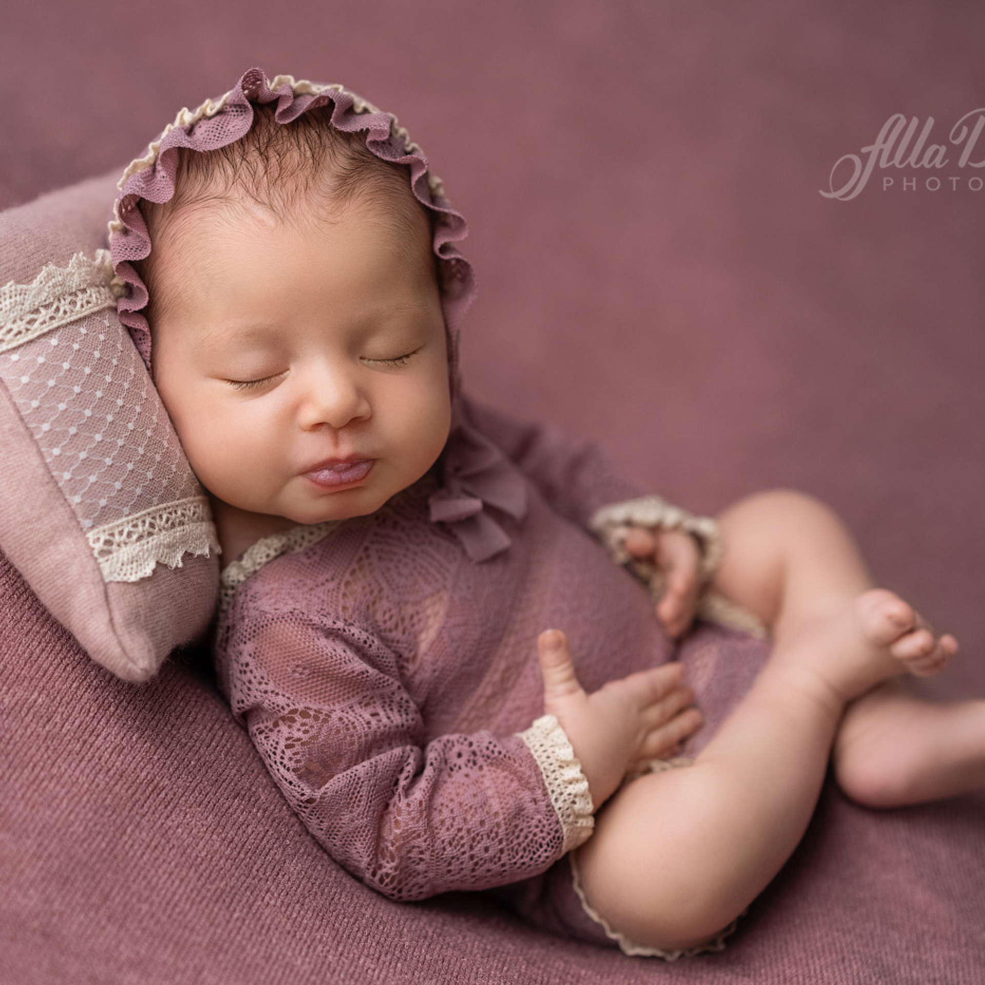 Christmas mini sessions 2020| Sydney. Newborn and family photographer. Hills District. Sydney