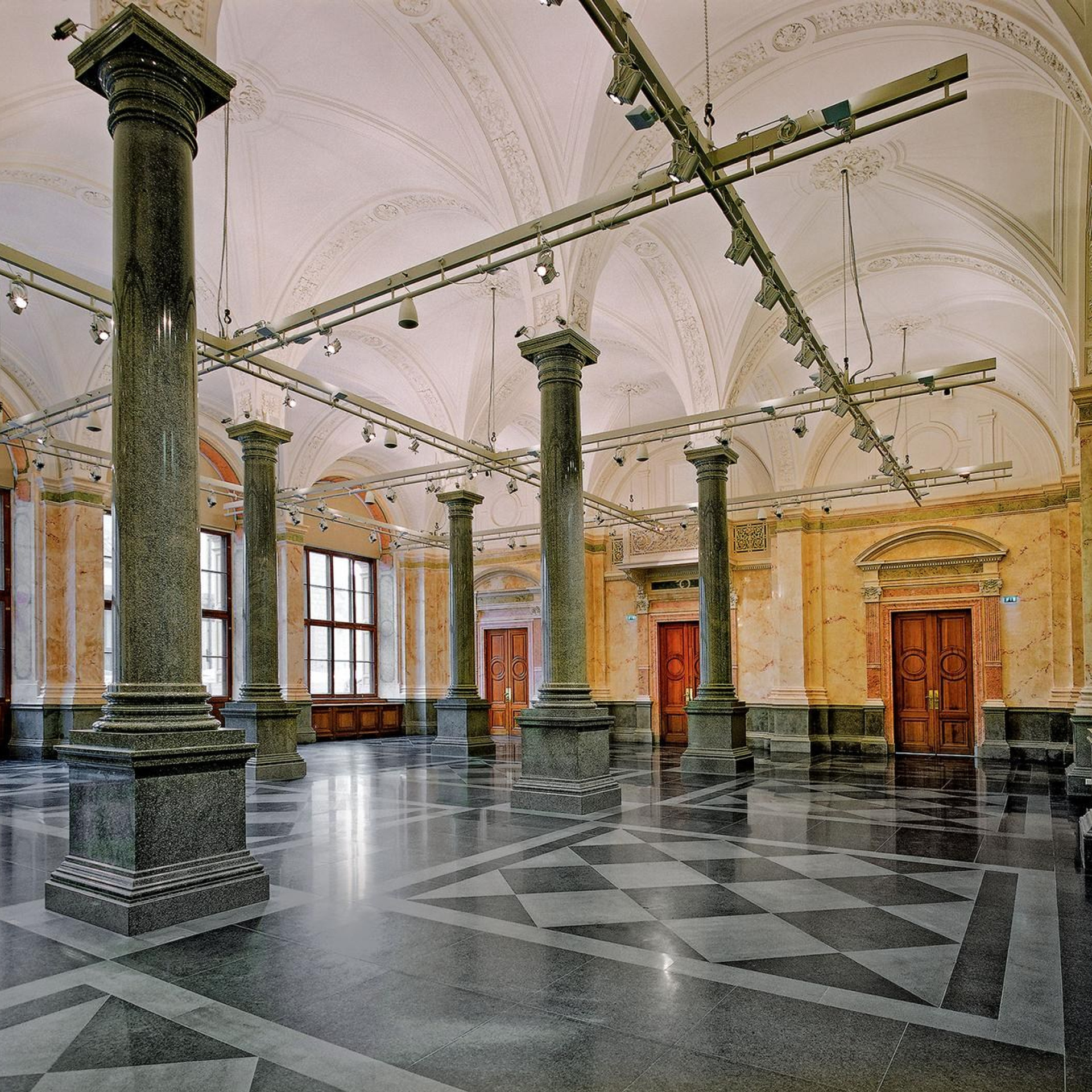 Fotosesijas vietas, ja kāzu dienā līst lietus?