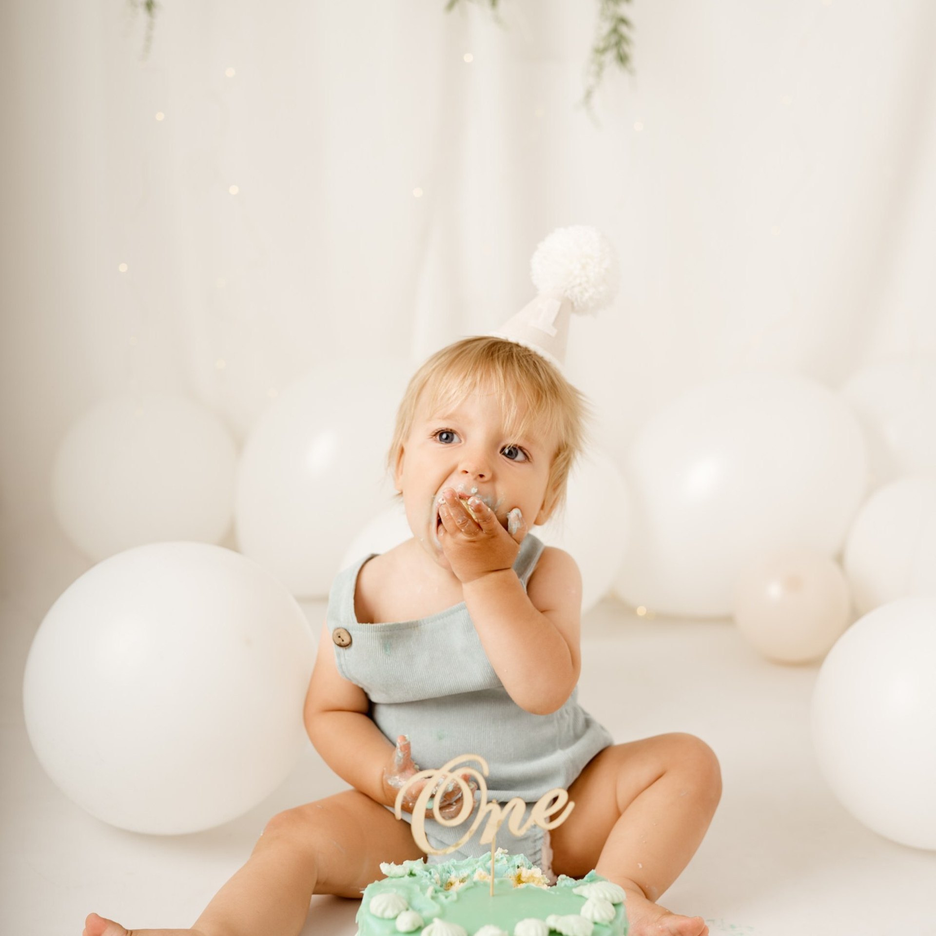Sesja roczkowa i dziecięca w Łodzi. Fotograf Łódź - sesja ciążowa, noworodkowa, dziecięca. Studio w Łodzi