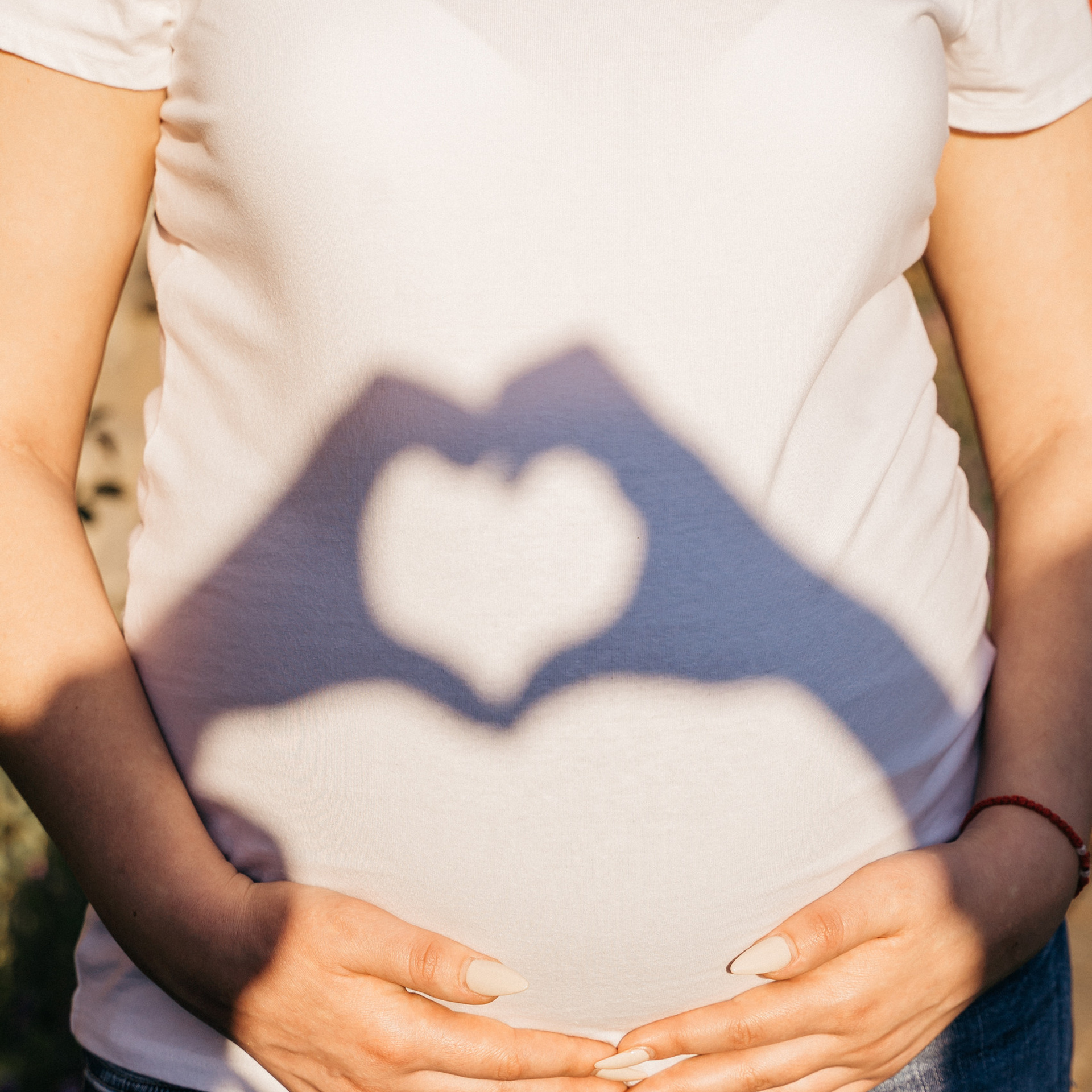 Babybauch. Hochzeitsfotograf für Moers, Niederrhein, Düsseldorf, NRW und Deutschland