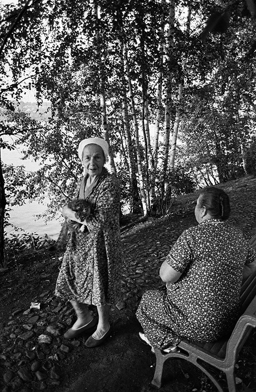 Woman with a cat, Plyos, Privolzhsky district, Ivanovo region, Russian SFSR. July 1983