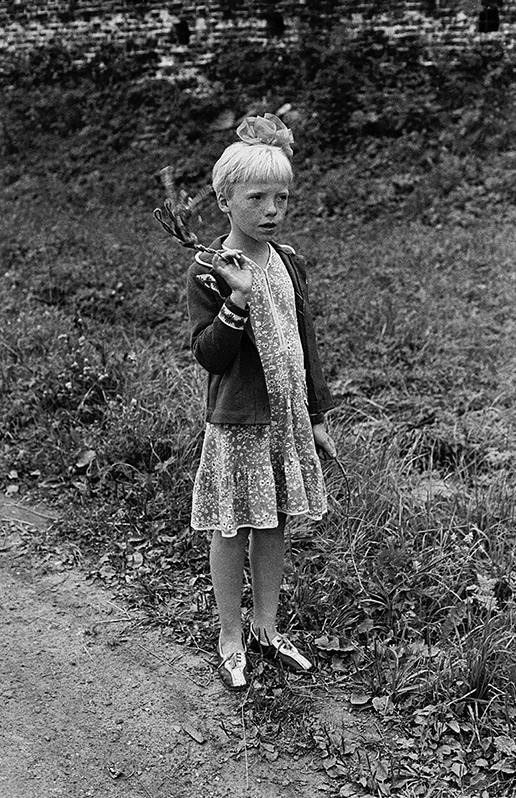 Photo to remember. Two people on a bench, Vologda Region, Russian SFSR. July 1984