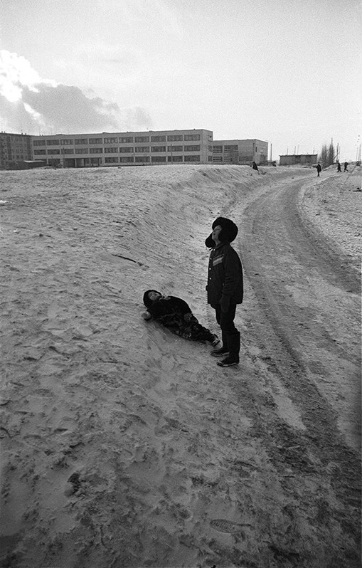 Looking into the sky, Novosibirsk region, Russian SFSR. March 1985