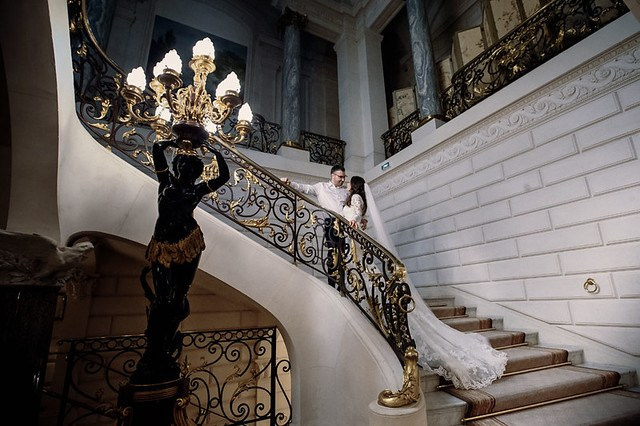 A Luxurious Wedding Photoshoot at Shangri-La Paris. Photographe à Paris