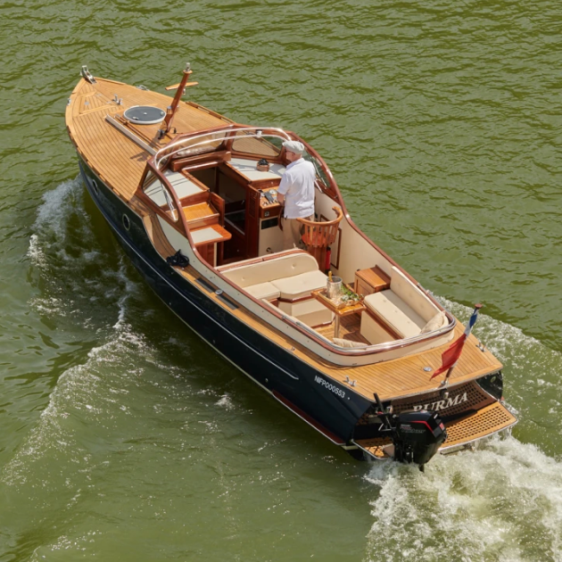Unforgettable Celebrations: Capture Your Joy on a Yacht. Photographe à Paris
