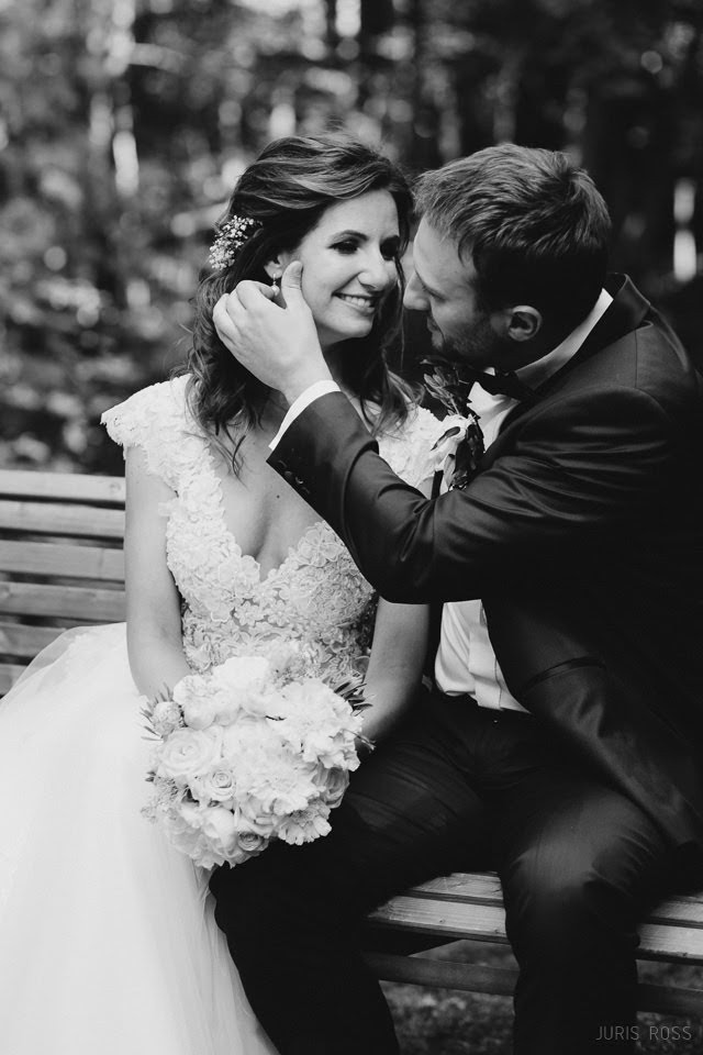 Kāzu ceremonija Ķempju baznīcā un svinības viesu namā Briedīši