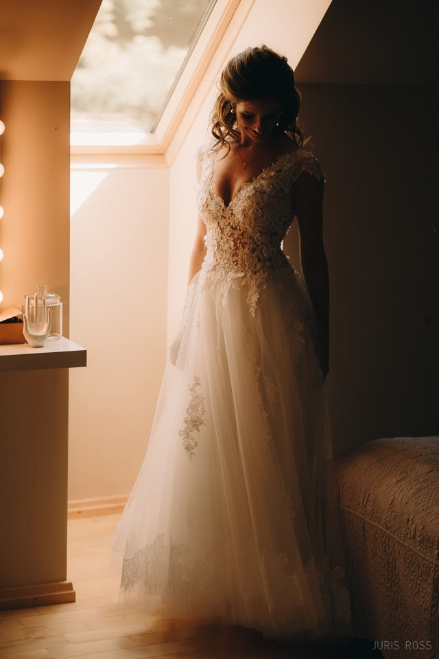 Kāzu ceremonija Ķempju baznīcā un svinības viesu namā Briedīši