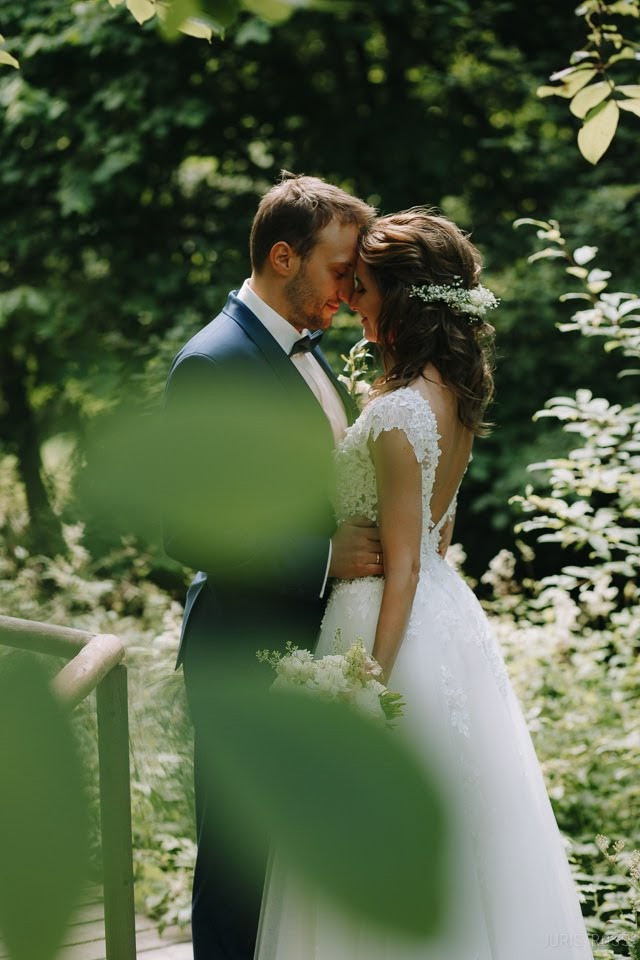 Kāzu ceremonija Ķempju baznīcā un svinības viesu namā Briedīši