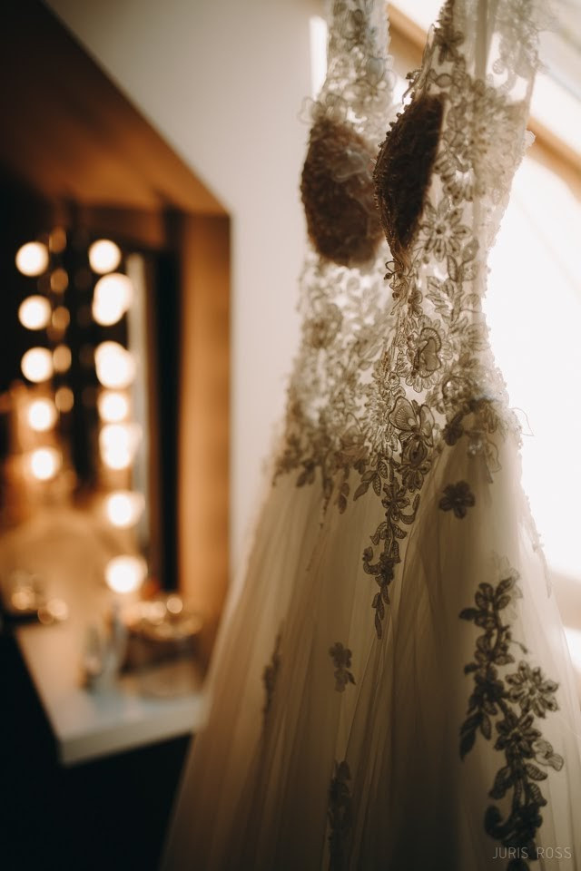 Kāzu ceremonija Ķempju baznīcā un svinības viesu namā Briedīši