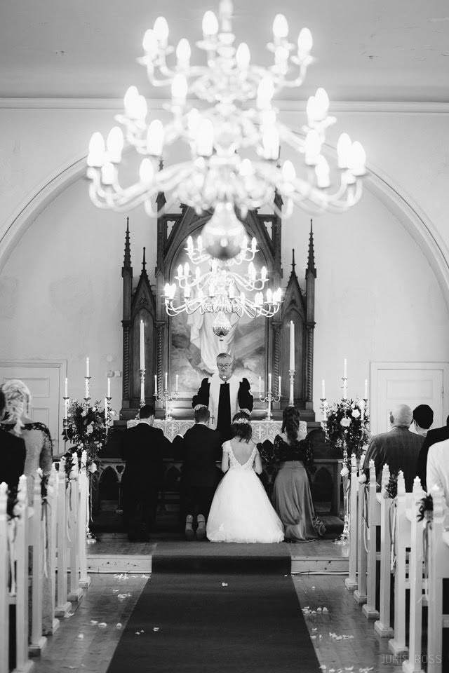 Kāzu ceremonija Ķempju baznīcā un svinības viesu namā Briedīši