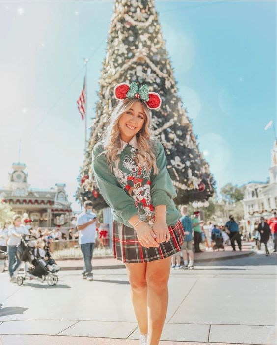 Best Photographer in Paris: Your Guide to Unforgettable Winter Photoshoots at Disneyland Paris. Photographe à Paris