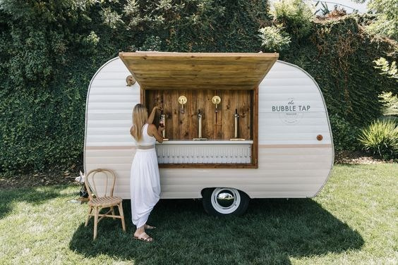 Meklējam kreatīvu pāri interesantām 2025.gada kāzām. Kāzu video un kāzu foto | BalticWedding - Ainārs Krauklis