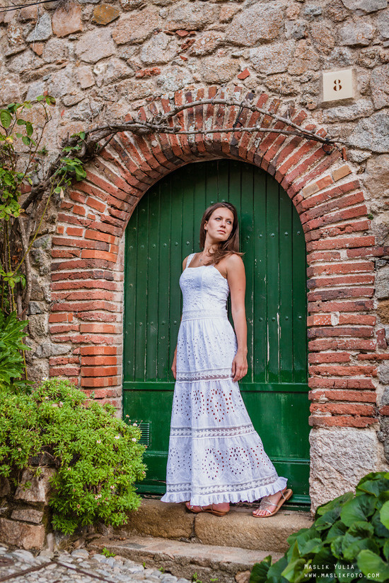 Sesión de fotos de mar en Tossa de Mar. Fotógrafo en Barcelona  Maslik Yulia